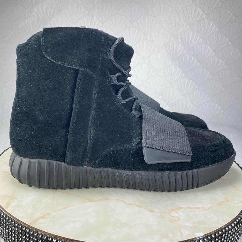 Yeezy Men’s Lace Up Black Suede Leather Ankle Boots with Strap (11)